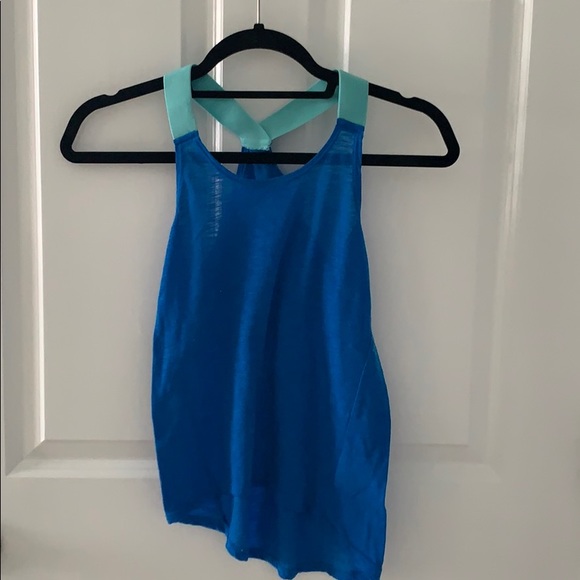 Old navy work out top - Picture 1 of 3